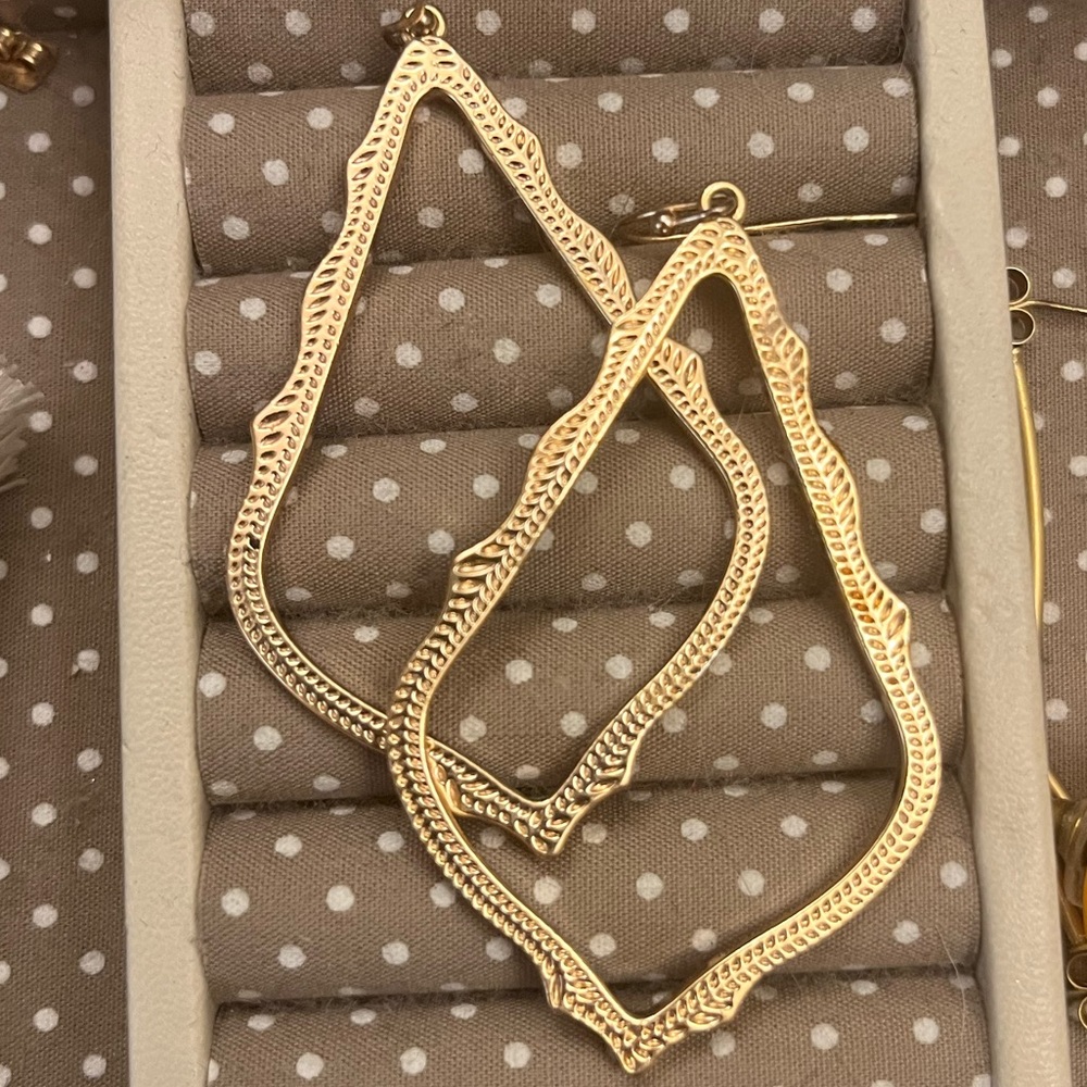 Sophee Drop Earrings in Gold